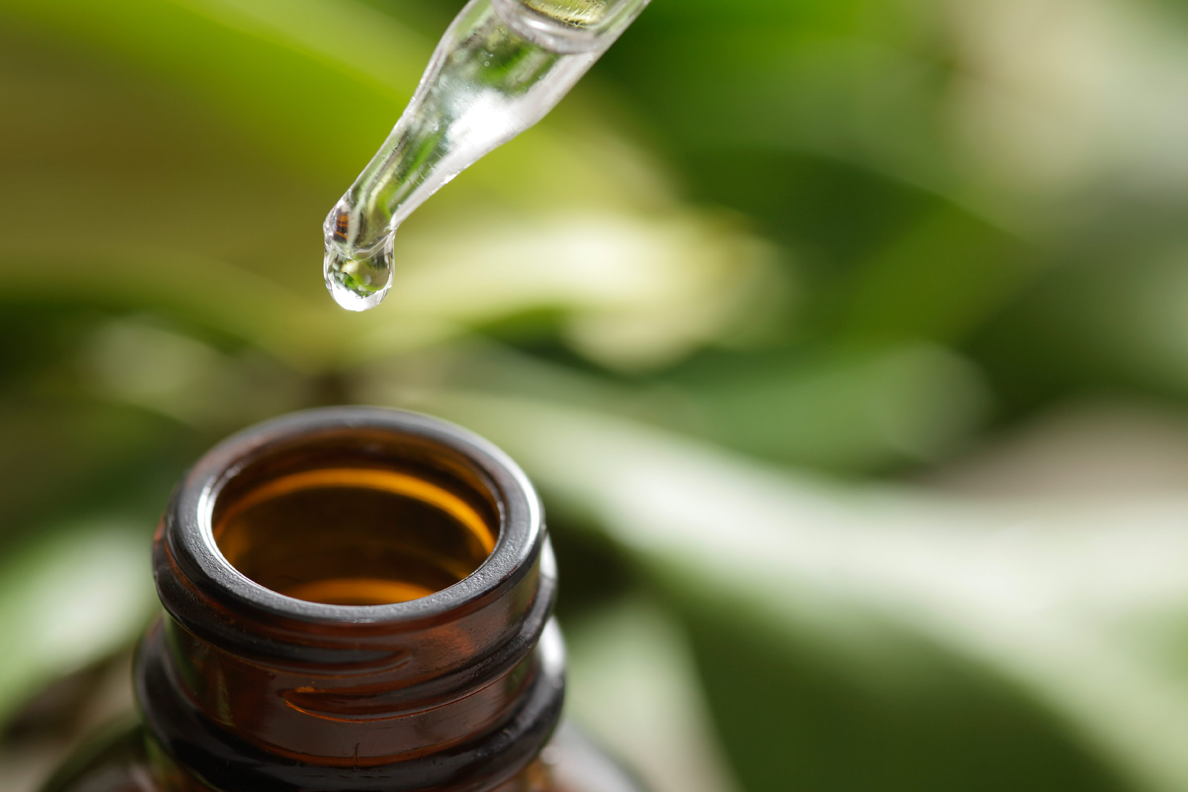 Benefits-of-Tea-Tree-Oil-for-Acne