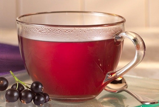 Health Benefits and Uses of Black currant Tea