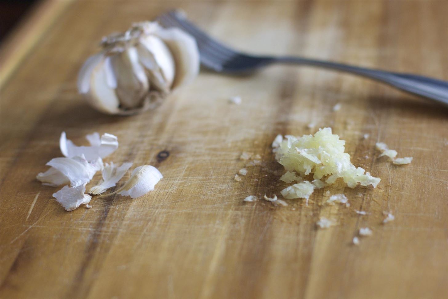 How-to-mince-garlic