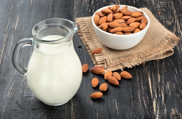 Benefits-of-Almond-Milk