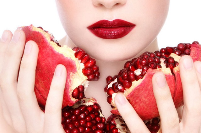 pomegranate-benefits-for-skin